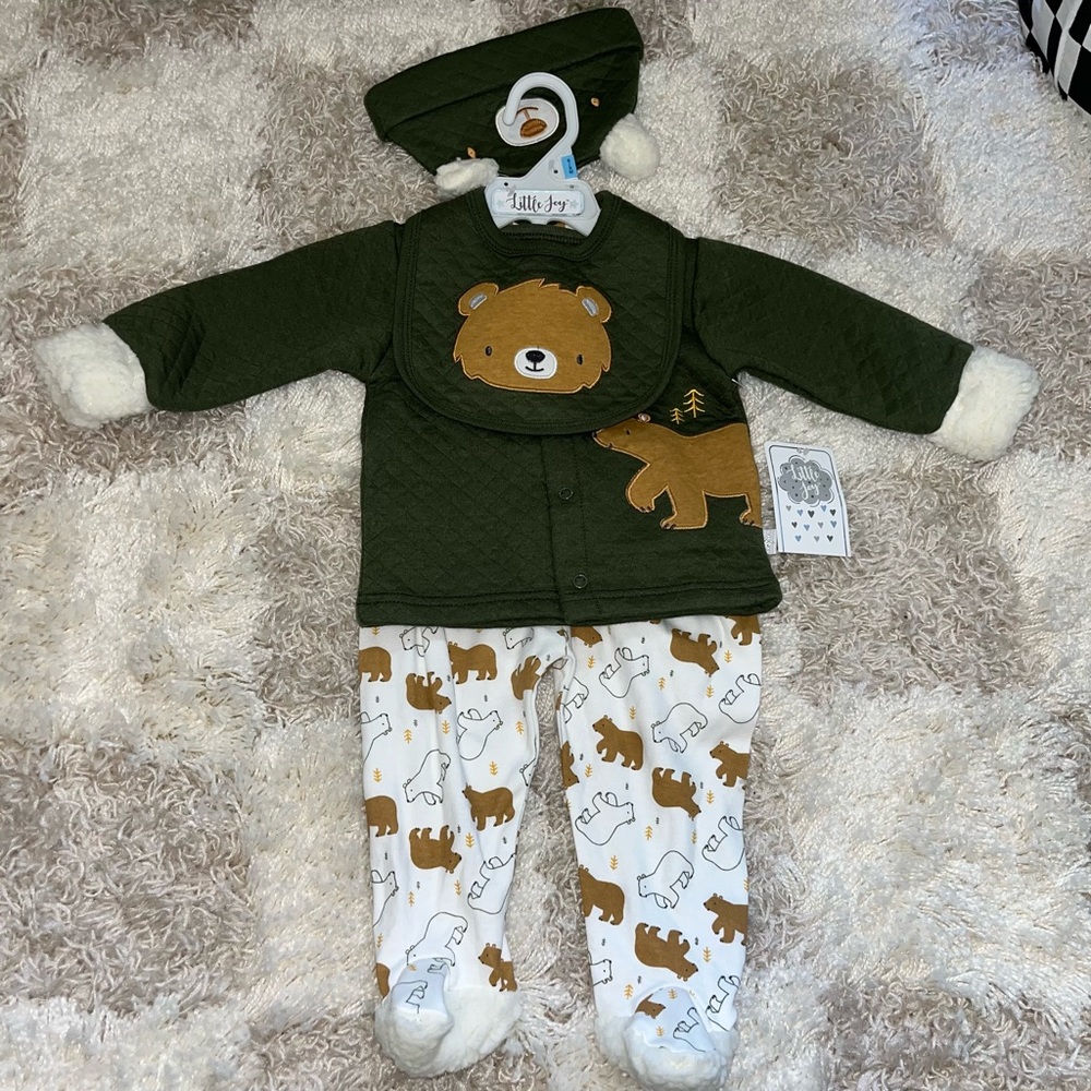 NWT 4 piece set
